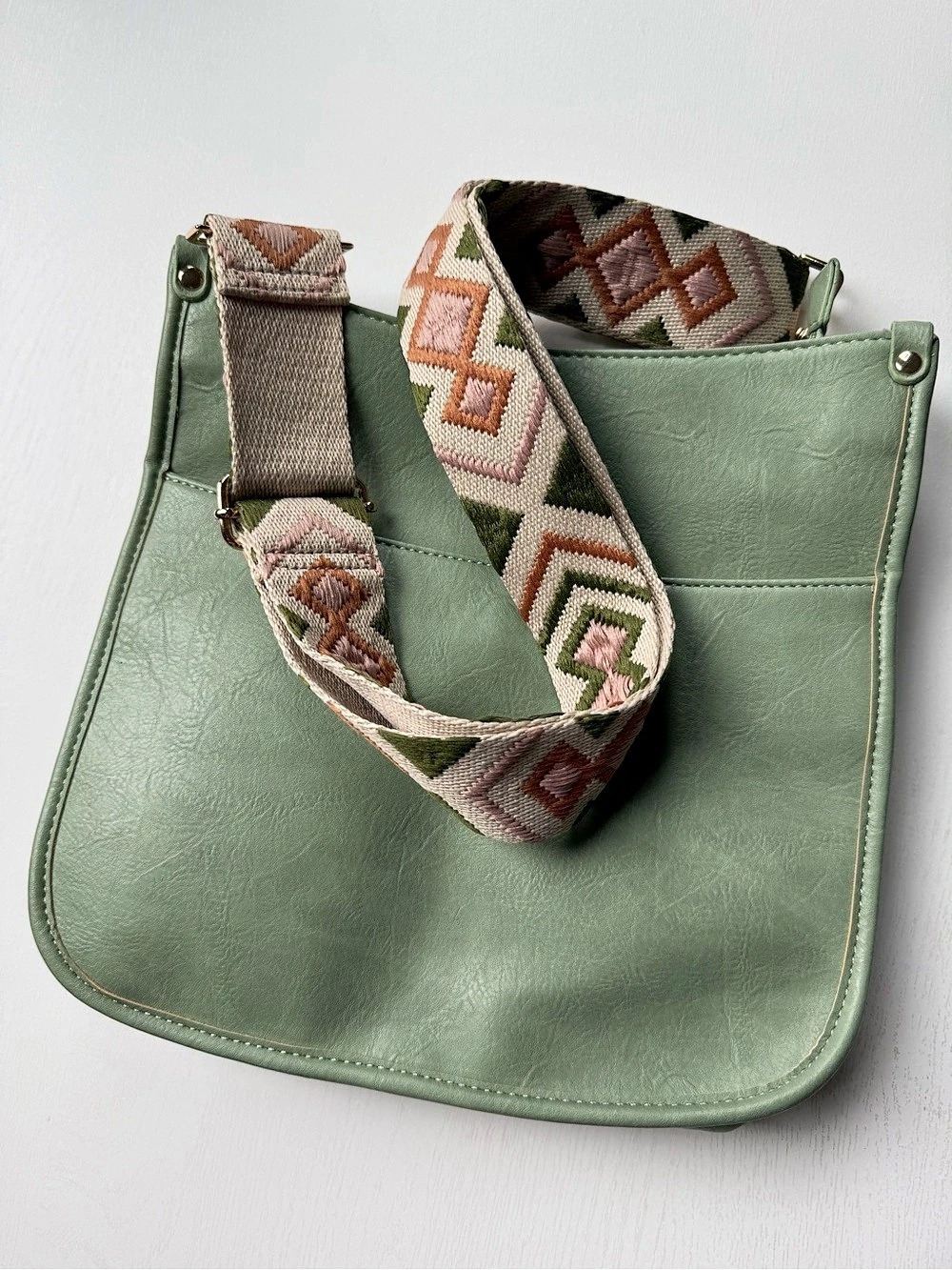 Viva Terry Geometric Strap Crossbody Bag in Green